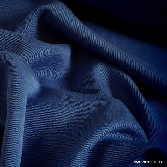 100 % Tencel™ schwerer 3/1 Soft Gabardine in Blau-Violett | Ansicht: 100 % Tencel™ schwerer 3/1 Soft Gabardine in Blau-Violett