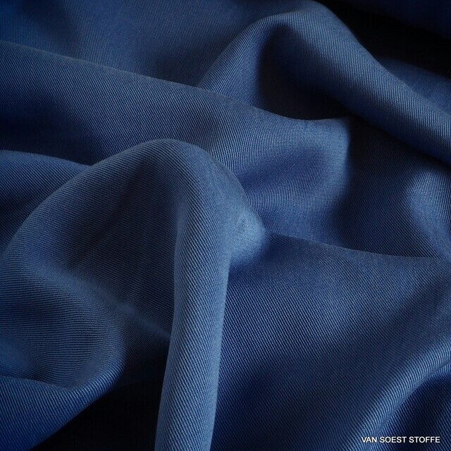 100 % Tencel™ schwerer 3/1 Soft Gabardine in Blau-Violett | Ansicht: 100 % Tencel™ schwerer 3/1 Soft Gabardine in Blau-Violett