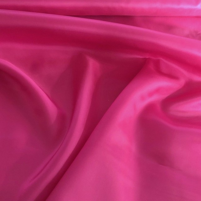 100% Bemberg Cupro® Pongee in Fuxia | Ansicht: 100% Cupro® Futterstoff in Fuxia