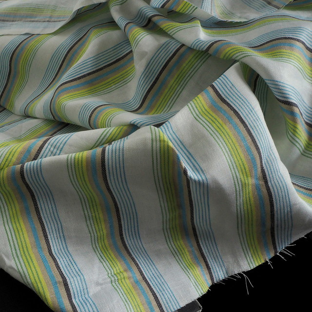 100% Leinen Satin Köper als Aqua farbiger Streifen | View: 100% linen satin twill as aqua colored stripes