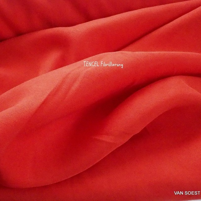 100% Lyocell - Tencel fine twill in red | View: 100% Lyocell - Tencel fine twill in red