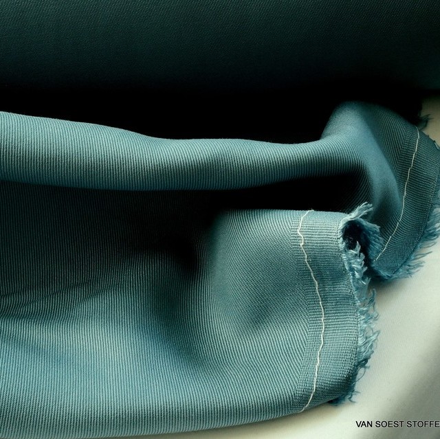 100% Lyocell - Tencel Mittelschwerer Twill in Taubenblau