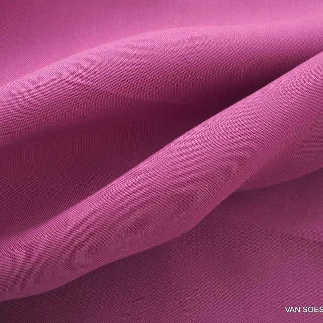 100% Lyocell-Tencel light plain weave in magenta