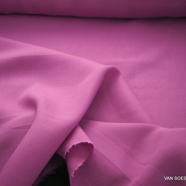 100% Lyocell-Tencel leichte Leinwandbindung in magenta | Ansicht: 100% Lyocell-Tencel leichte Leinwandbindung in magenta