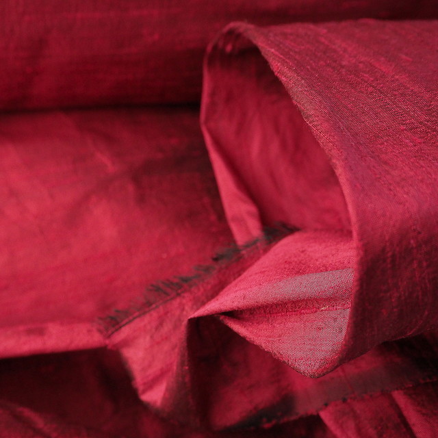 100% Seidendupion 175 Mittel Rot | View: 100 % silk doupion in new red