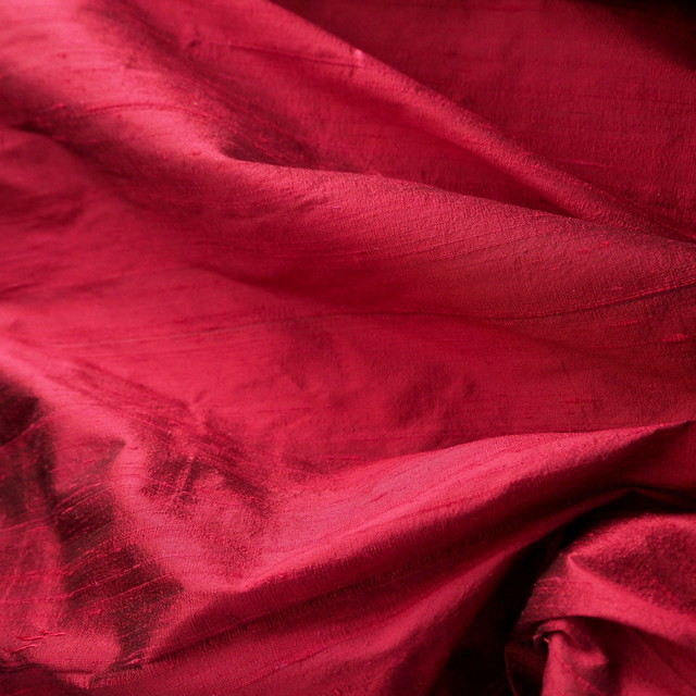 100% Seidendupion 175 Mittel Rot | Ansicht: 100% Seidendupion im mittlerem-Rot +  50 Farben