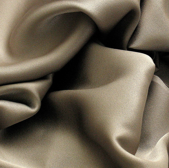 Art. No.: 100% Stretch Satin Stoff - Stretch Seiden Satin in PLATIN - GRAY 100% Stretch Satin Stoff - Stretch Seiden Satin in PLATIN - GRAY