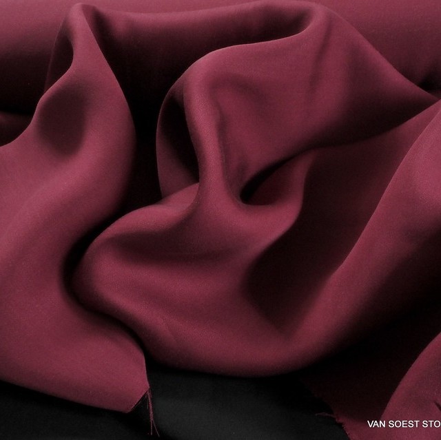 1920 - 100% TENCEL™ super-fine natural matte satin in burgundy | View: 1916 - 100% TENCEL ™ super-fine natural matte satin in tea-rose