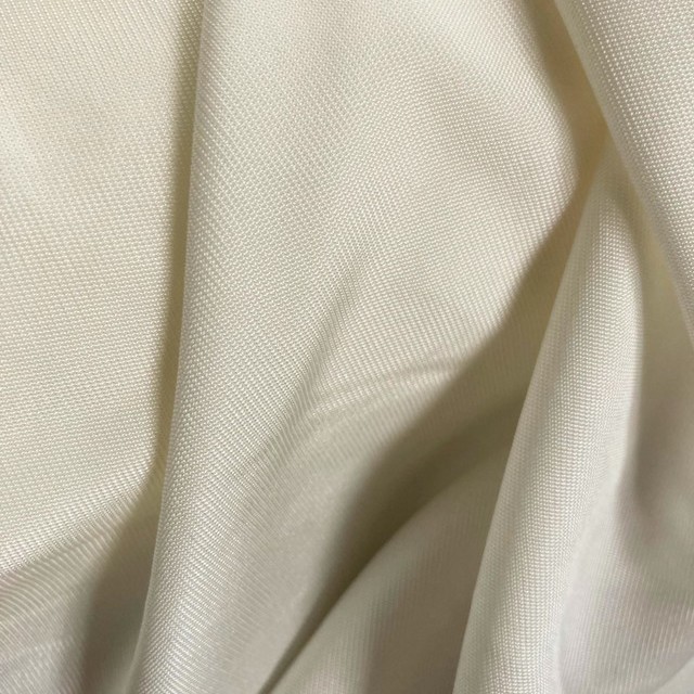 100% Viskose Jersey edel matt glänzend, glatter Griff & toller Fall Off White | Ansicht: 100% Viskose Jersey hochglänzend, glatter Griff & toller Fall Off White