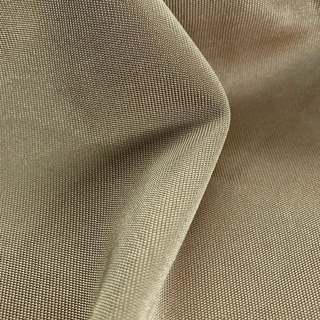 100% Viskose Satin Jersey hochglänzend in Golden Sand | Ansicht: 100% Viskose Satin Jersey hochglänzend, glatter Griff & toller Fall Golden Sand