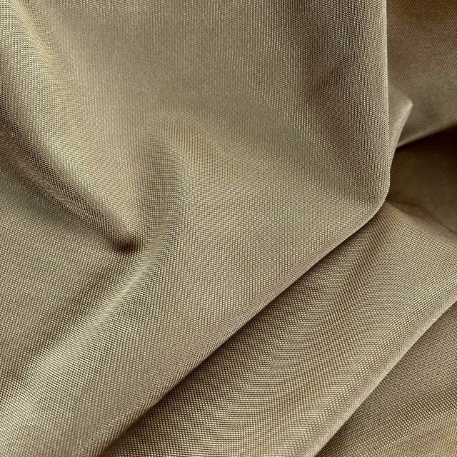 100% Viskose Satin Jersey hochglänzend in Golden Sand | Ansicht: 100% Viskose satin Jersey hochglänzend, glatter Griff & toller Fall Golden Sand