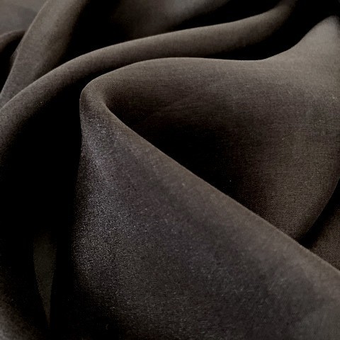 100% ital. Designer Seide Crepe Georgette Chiffon hoch gedrehtes Garn in Zartbitter Braun