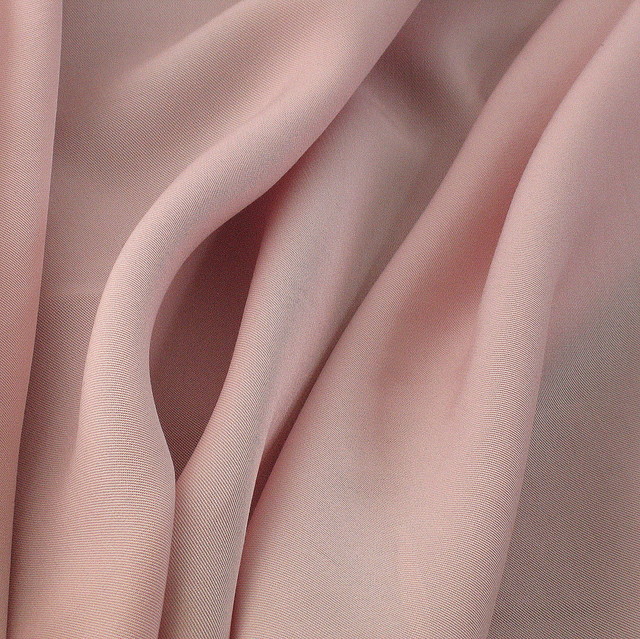 100% Tencel® Soft Gabardine in hellem Rosa