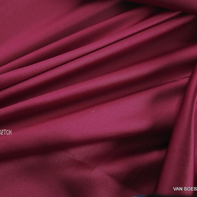 Stretch Seiden Satin in Kirschrot | Ansicht: Stretch Seiden Satin in Kirschrot