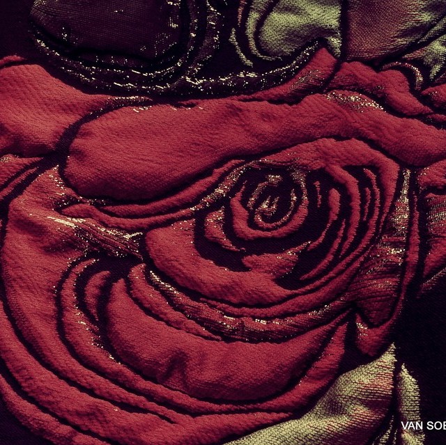 3D Firenze Roses Double Jacquard in Black Olive Rosso