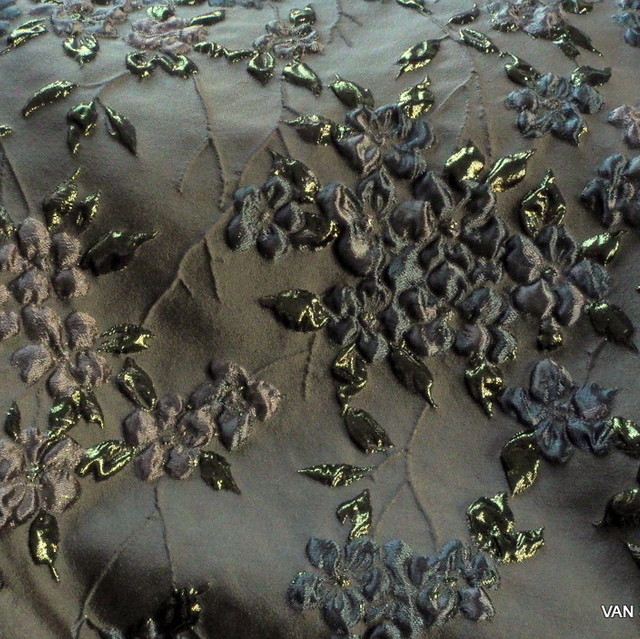 3D-Haute Couture Ranken Jacquard in Mocca-Olive | Ansicht: 3D-Haute Couture Ranken Jacquard in Mocca-Olive