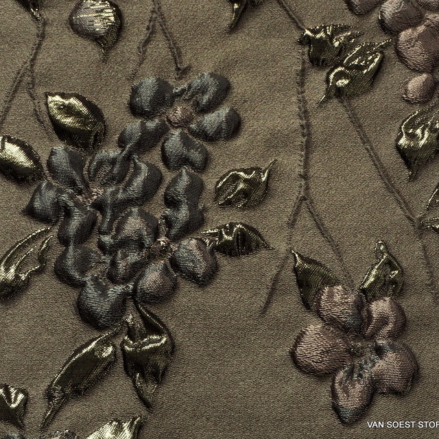 3D-Haute couture tendril jacquard in mocca-olive