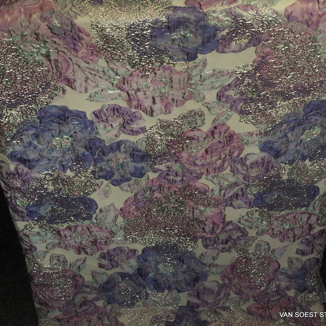 3-D Haute-Couture fabric in pastel- and water colours | View: 3-D Haute-Couture fabric in pastel- and water colours