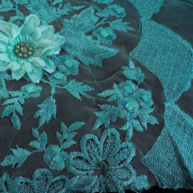 3D Lind-farbige Lurex Blumen Stickerei mit Strass