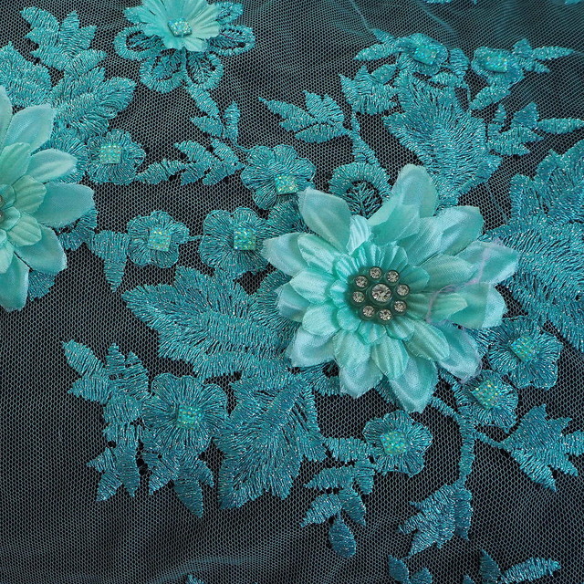3D Lind-farbige Lurex Blumen Stickerei mit Strass