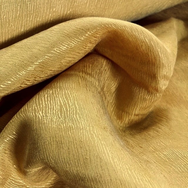 Tree bark crepe satin in 60% cupro - 40% lyocell in mustard | View: Tree bark crepe satin in 60% cupro - 40% lyocell in mustard