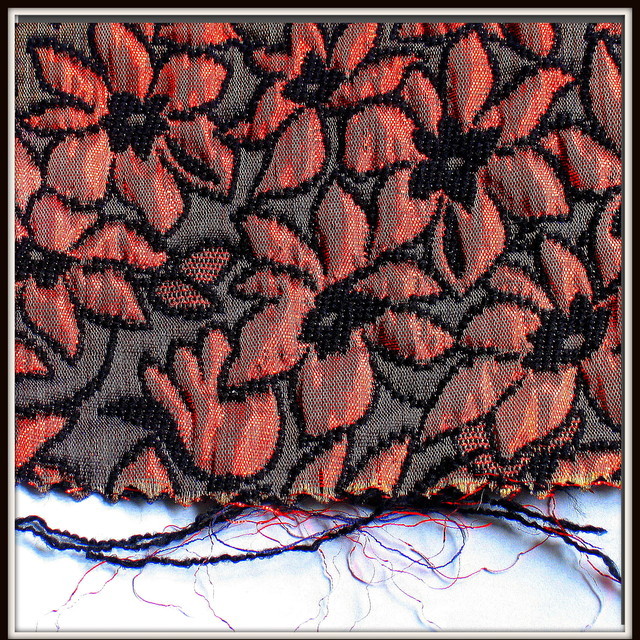 Flower brocade - Chiné in red-black | View: Flower brocade in red and black