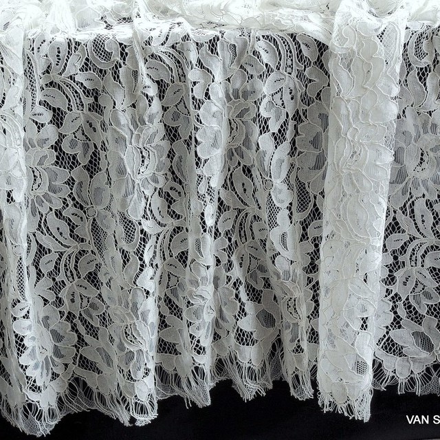 Flower Cord lace in Off-White as panel | View: Flower Cord lace in Off-White as panel