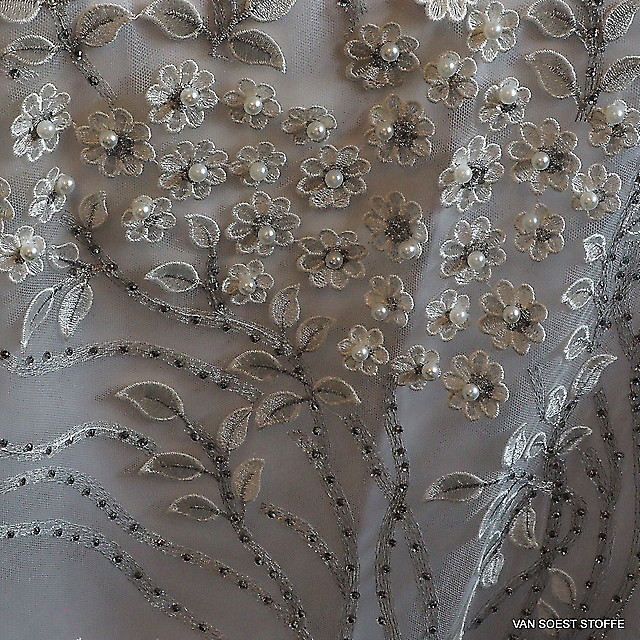 Bordüren 3D Couture Spitze mit Perlen und Silber Straß in Weiß