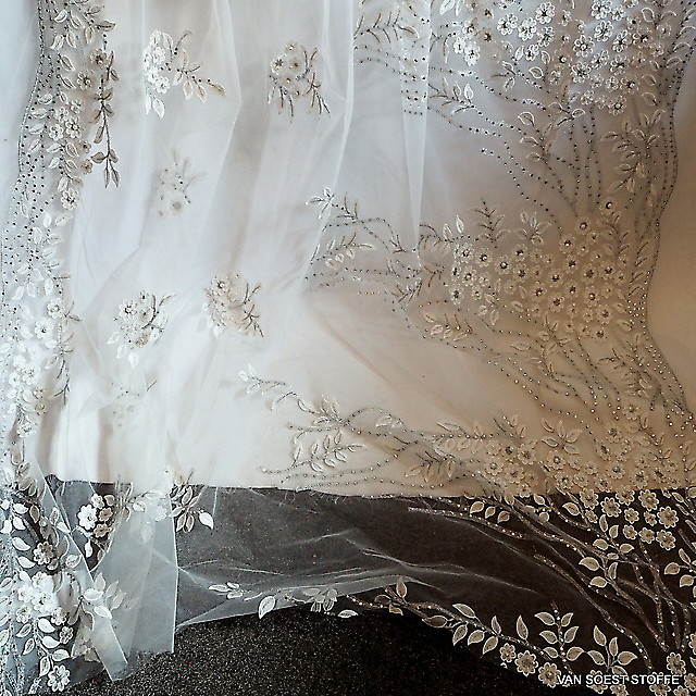 3D Flower border lace with pearls and silver glass in off-white | View: 3D Flower border lace with pearls and silver Swarovski glass in off-white