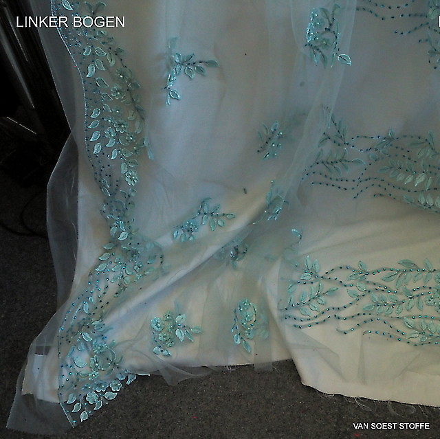 Bordüren 3D Couture Spitze mit Perlen und Turqoise Straß in Lind | Ansicht: Bordüren 3D Couture Spitze mit Perlen und Turqoise Straß in Lind