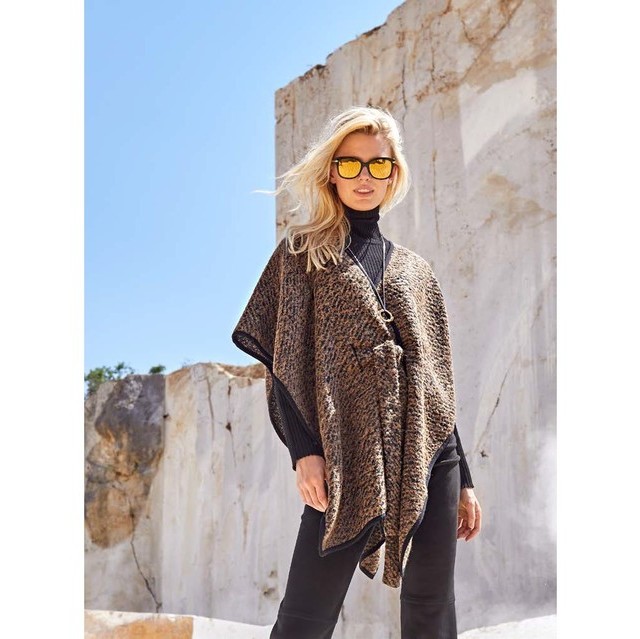 Burda style wool bouclé in darkbrown melange optic