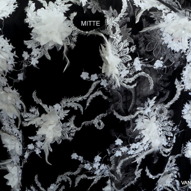 Couture 3D-Spitze mit Federn - Mini Perlen und Silber Fäden | Ansicht: Couture 3D-Spitze mit Federn - Mini Perlen und Silber Fäden