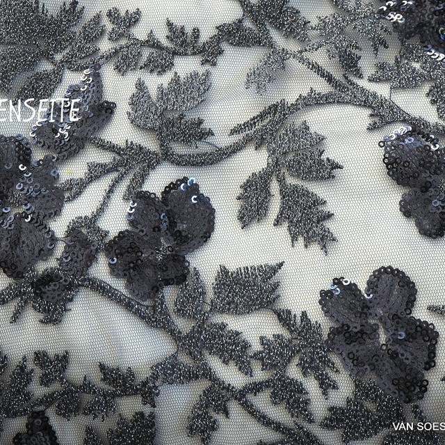 Couture Blumen Spitze mit Ton in Ton mini Pailletten in Navy | Ansicht: Couture Blumen Spitze mit Ton in Ton mini Pailletten in Navy