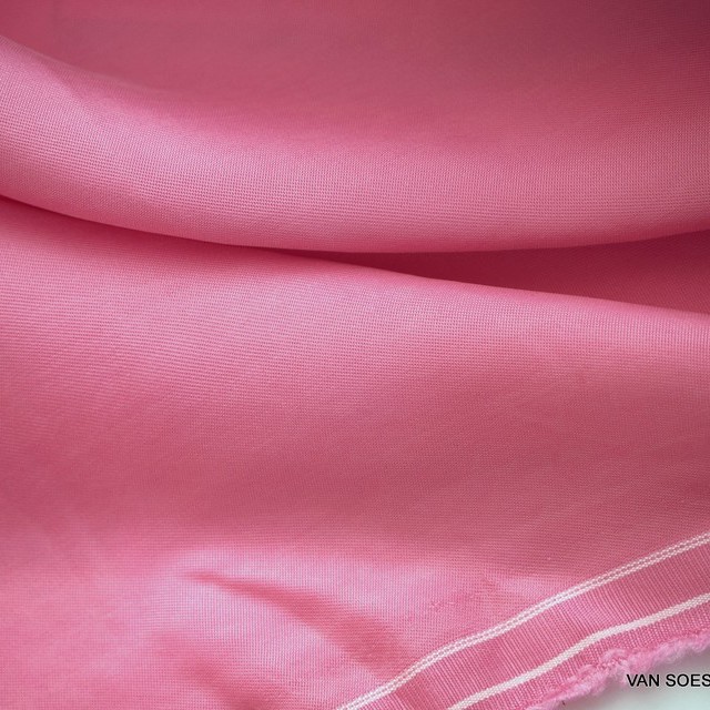 Cupro viscose twill sandwashed in pink | View: Cupro viscose twill sandwashed in the color fuchsia