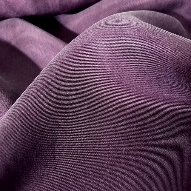 Cupro-Rayon Twill Sandwashed in der Farbe Plum