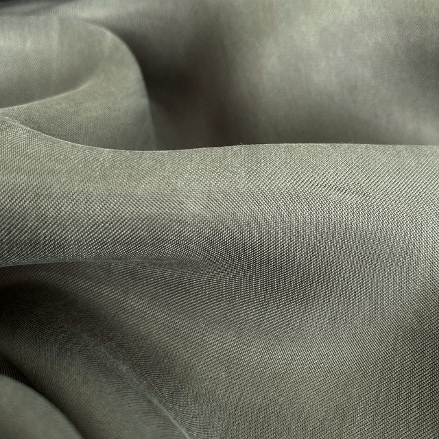 Cupro-Rayon Twill sandwashed in der Farbe Mud