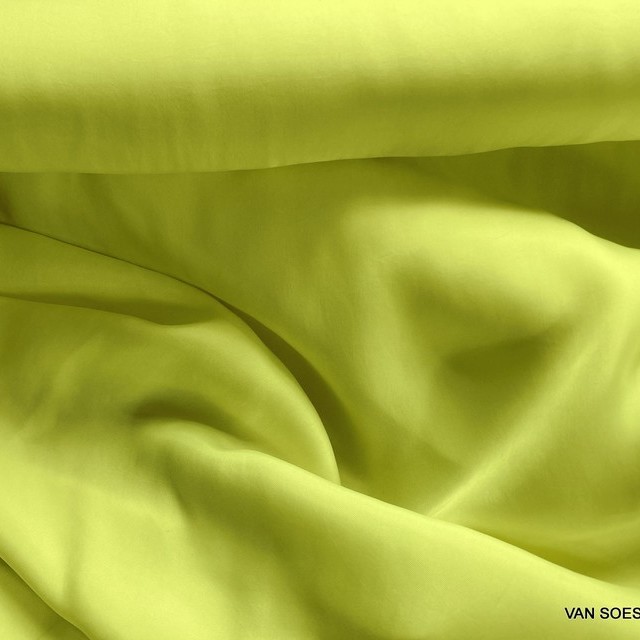 Cupro viscose twill sandwashed in neon yellow | View: Cupro viscose twill sandwashed in color neon yellow