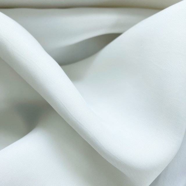 Cupro viscose twill sandwashed in snow white | View: Cupro viscose twill sandwashed in the color snow white