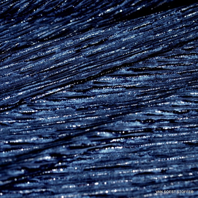 Designer stretch velvet plissee with silver lurex threads in night blue | View: Designer stretch velvet plissee with silver lurex threads in night blue