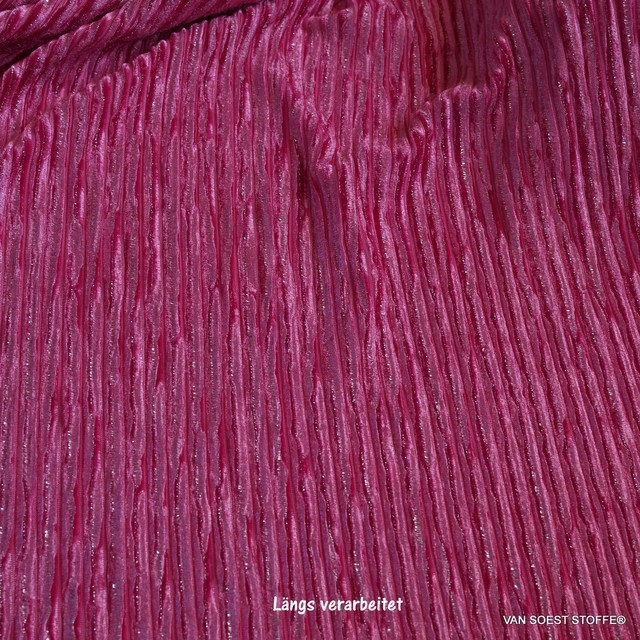 Designer Stretch Samt Plissee mit silbernen Lurexfäden in Pink | Ansicht: Designer Stretch Samt Plissee mit silbernen Lurexfäden in Pink