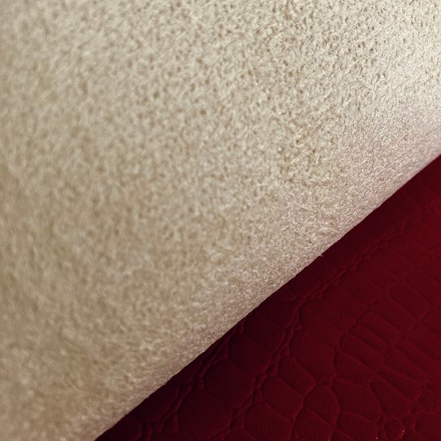 Exklusives Schlangenlackleder Imitat in Rot - Abseite Beige Velourimitat | Ansicht: Exklusives Schlangenlackleder Imitat in Rot - Abseite Beige Velourimitat