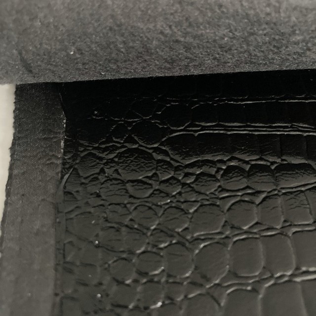 Exklusives Schlangenlackleder Imitat in Schwarz - Abseite Softfleece Schwarz | Ansicht: Exklusives Schlangenlackleder Imitat in Schwarz - Abseite Softfleece Schwarz