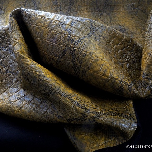 Exclusive snakeskin imitation | View: Exclusive snakeskin imitation