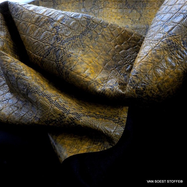 Exclusive snakeskin imitation | View: Exclusive snakeskin imitation