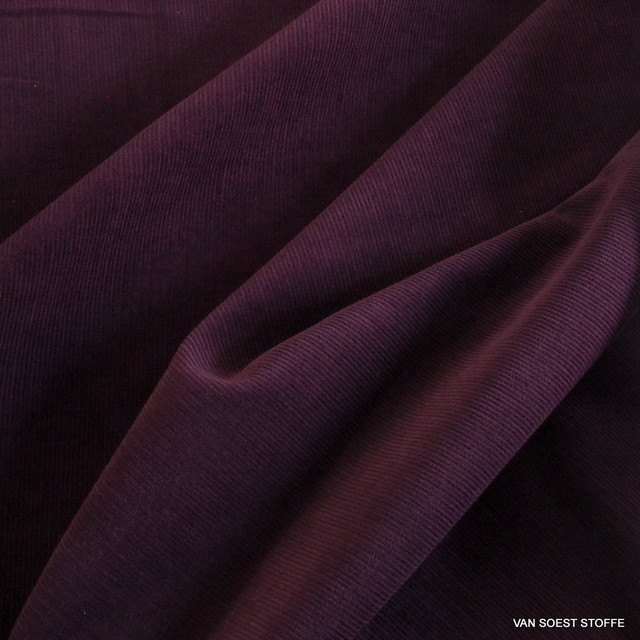 Fein Cord in Dunkel Pflaume | Ansicht: Fein Cord in Dunkel Pflaume