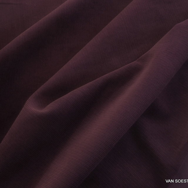 Fein Cord in Dunkel Pflaume | Ansicht: Fein Cord in Dunkel Pflaume