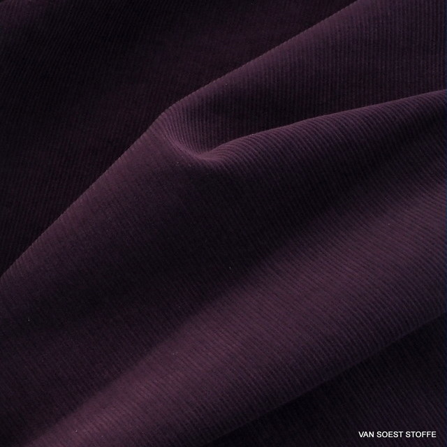 Fein Cord in Dunkel Pflaume | Ansicht: Fein Cord in Dunkel Pflaume