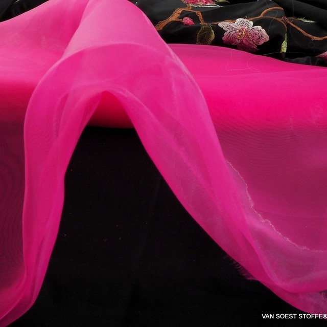 Fester Organza in Fuchsia