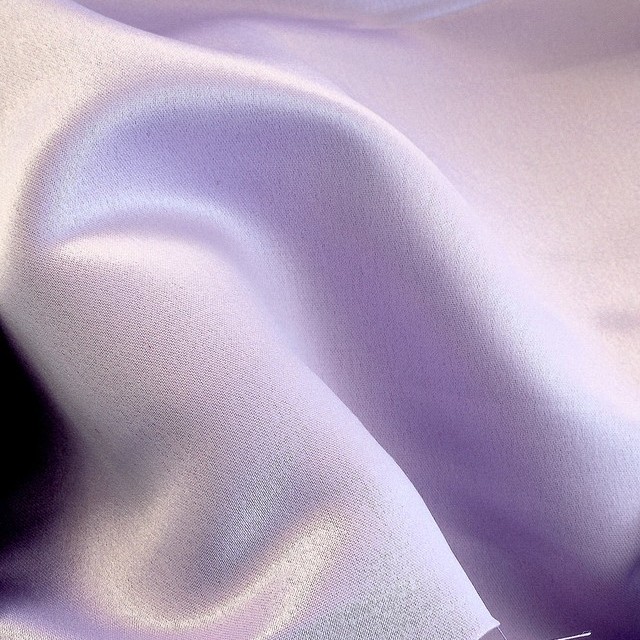 Flieder farbener Vintage Luxus Satin | Ansicht: Flieder farbener Vintage Luxus Satin
