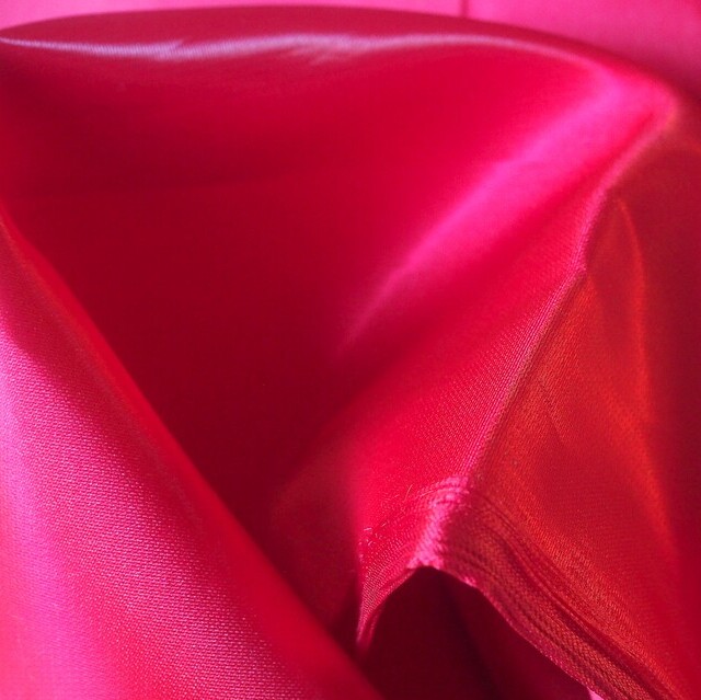 Art. Nr.: Glanz-Satin 2-seitiger schwerer Glanz-Satin in Rot und vielen weiteren Farben | Ansicht: Glanz-Satin 2-seitiger schwerer Glanz-Satin in Rot und vielen Farben Glanz-Satin 2-seitiger schwerer Glanz-Satin in Rot und vielen weiteren Farben | Ansicht: Glanz-Satin 2-seitiger schwerer Glanz-Satin in Rot und vielen Farben